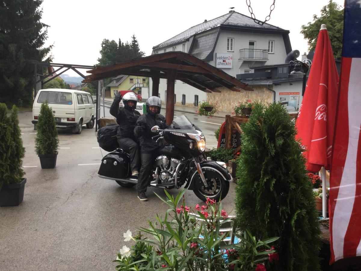 Old'S Car Zimmer & Apartment Vermietung Velden am Woerthersee Exterior photo